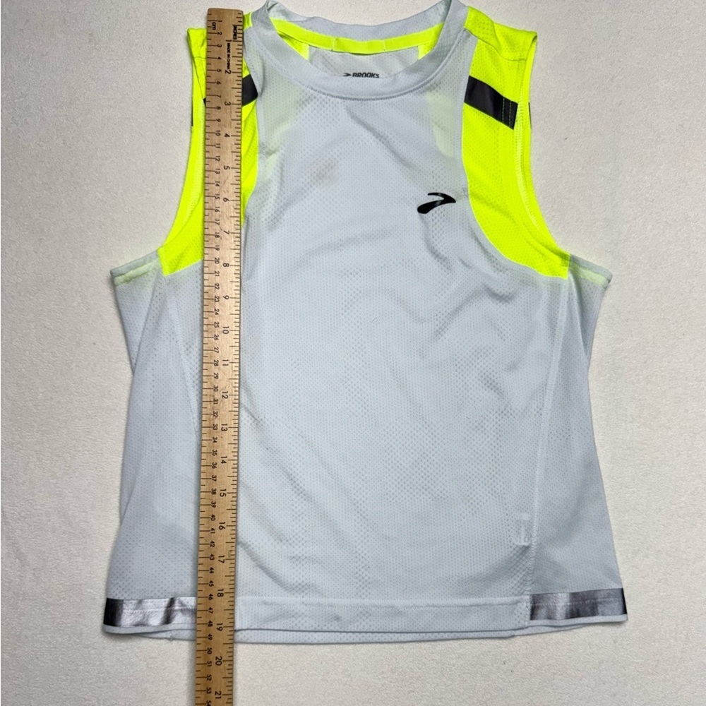 Brooks Tank Size S - Picture 2 of 5